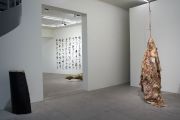<p>展览现场，<em>空壳 HOLLOW HUSK</em>，麦勒画廊 北京-卢森，瑞士卢森，2016年11月18日 &ndash; 2017年1月28日</p>
