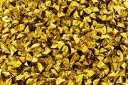 <p>Hu Qingyan, <em>Mountain of Gold No. 2&nbsp;</em>(detail),&nbsp;2014, gold paper, (H)100 &times; &Oslash; 230 cm</p>
