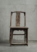 <p>艾未未，<em>Fairytale Chairs</em>，2007，1001把清代木椅按组放置在第12届文献展各展厅内，德国卡塞尔Gottschalk-Hallen，2007</p>
