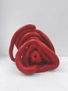 <p>洛雷达纳&middot;斯佩里尼，<em>Untitled</em>，2024，陶瓷，30 x 20 x 30.5 cm</p>
