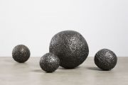 <p>Hu Qingyan, <em>Secrets</em>, 2015, metal ready-made objects, welded metal, 4 pcs, &oslash; 18 cm, &oslash; 20 cm, &oslash; 22 cm, &oslash; 40 cm</p>
