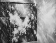 <p>尤莉亚&middot;斯坦纳，<em>Window III</em>，2014，纸上水粉，140 x 182 cm</p>

