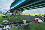 <p>Lang/Baumann, <em>Beautiful Bridge #2</em>, foil, 2016, 8.7 x 27 m, installation view, <em>Tokyo Art Flow</em>, Futakotamagawa Station area, Tokyo, Japan</p>
