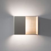 <p>Lang/Baumann, <em>Flash #3</em>, 2016, anodized aluminium, LED, 40 x 30 x 25 cm</p>
