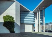 <p>Exhibition view, Lang/Baumann, <em>Comfort #19</em>, Polyestergewebe, Gebl&auml;se, 14 x 8 x 7m, Group exhibition, 2022, <em>Welt in der Schwebe</em>, Kunstmuseum Bonn, Germany</p>
