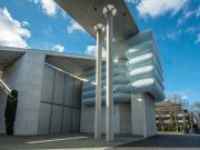 <p>Exhibition view, Lang/Baumann, <em>Comfort #19</em>, Polyestergewebe, Gebl&auml;se, 14 x 8 x 7m, Group exhibition, 2022, <em>Welt in der Schwebe</em>, Kunstmuseum Bonn, Germany</p>
