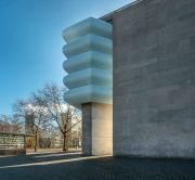 <p>Exhibition view, Lang/Baumann, <em>Comfort #19</em>, Polyestergewebe, Gebl&auml;se, 14 x 8 x 7m, Group exhibition, 2022, <em>Welt in der Schwebe</em>, Kunstmuseum Bonn, Germany</p>
