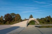 <p>Exhibition view, Lang/Baumann, <em>Beautiful Bridge #3</em>, Beton, Chromstahl, 20 x 10 x 3,5m, 2023, Art & Tram, Bernex-Confignon, Switzerland</p>
