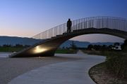 <p>Exhibition view, Lang/Baumann, <em>Beautiful Bridge #3</em>, Beton, Chromstahl, 20 x 10 x 3,5m, 2023, Art &amp; Tram, Bernex-Confignon, Switzerland</p>
