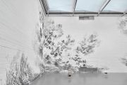 <p><em>Fliegender Wechsel</em>, 2023, wall drawing, gouache, Kunsthalle Wilhelmshaven, Germany, photo by Edward Greiner</p>
