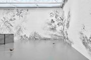 <p><em>Fliegender Wechsel</em>, 2023, wall drawing, gouache, Kunsthalle Wilhelmshaven, Germany, photo by Edward Greiner</p>
