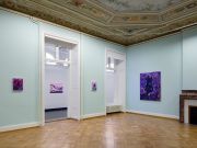 <p>展览现场，<em>Rebekka Steiger. BĪNGFĒNG</em>，图恩美术馆，瑞士图恩，2025年4月5日 &ndash; 8月3日</p>
