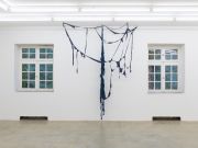 <p>展览现场，<em>Marion Baruch. Widerstandsgeist</em>，Neuer Aachener Kunstverein，德国亚琛，2024年10月6日 &ndash; 11月24日，图片提供：艺术家，麦勒画廊 苏黎世，及Sommer Contemporary Art，特拉维夫，摄影：Simon Vogel</p>
