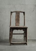 <p>艾未未，<em>Fairytale Chairs</em>，2007，1001把清代木椅按组放置在第12届文献展各展厅内，德国卡塞尔Gottschalk-Hallen，2007</p>
