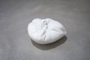 <p>Hu Qingyan, <em>One Breath - Urs</em>,&nbsp;2011, marble, 31 x 25&nbsp; x 18 cm</p>
