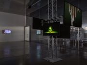 <p>展览现场，<em>狂人日记</em>，新美术馆，美国纽约，2016年10月19日 &ndash; 2017年1月15日</p>
