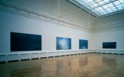<p>展览现场，<em isrender="true">移动中的绘画</em>，Kunsthalle&nbsp;Basel，瑞士巴塞尔，2002</p>
