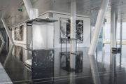 <p>展览现场，<em>Days and Spaces</em>，Award Exhibition，Artlounge at STRABAG Haus，奥地利维也纳，2017年11月10日 &ndash; 11月10日</p>
