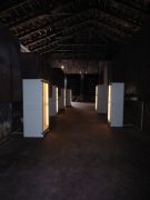 <p>展览现场，<em>刘鼎的商店 &ndash; 艺术乌托邦的未来，我们的现实</em>，第53届威尼斯双年展，中国馆，意大利威尼斯，2009</p>
