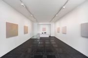 <p>展览现场，张雪瑞，<em>物静光时 II</em>，麦勒画廊，瑞士苏黎世，2024年8月30日 &ndash; 10月26日</p>
