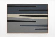 <p>安东尼奥&middot;巴莱斯特&middot;莫雷诺，<em>Grey Blue</em>，2024，黄麻布上丙烯，114 x 162 cm，118 x 166 cm (带框)</p>
