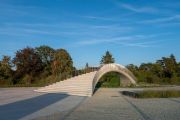 <p>Exhibition view, Lang/Baumann, <em>Beautiful Bridge #3</em>, Beton, Chromstahl, 20 x 10 x 3,5m, 2023, Art & Tram, Bernex-Confignon, Switzerland</p>
