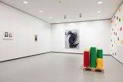 <p>Urs L&uuml;thi, Exhibition view, <em>L&rsquo;une ou l&rsquo;autre v&eacute;rit&eacute;</em>, Mus&eacute;e des Beaux-Arts, Le Locle, Switzerland, October 11, 2025 - March 1, 2026</p>
