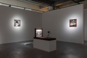 <p>展览现场<em>，脱靶</em>，由麦勒画廊和北京光社影像中心联合展出，展览地点：北京光社影像中心，中国北京，2023年5月26日 - 7月30日</p>

