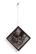<p>蔡东东，<em>拔河</em>，2022，手工银盐照片，水彩，绳子，126 x 63 cm，3 版 + 1 AP</p>

