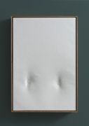 <p isrender="true">曹雨，<em isrender="true">跪的人 III</em>，2019，画布，124 x 85 x 12 cm</p>
