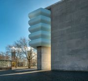 <p>Exhibition view, Lang/Baumann, <em>Comfort #19</em>, Polyestergewebe, Gebl&auml;se, 14 x 8 x 7m, Group exhibition, 2022, <em>Welt in der Schwebe</em>, Kunstmuseum Bonn, Germany</p>

