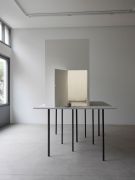 <p>Julia Steiner, <em>Der letzte Raum (1.1)</em>, 2020, sanded walldrawing, light, textile, wood, metal, dust, 258 x 265 x 165 cm</p>
