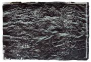 <p>米歇尔&middot;孔德，<em>Black Rain</em>，2019，透明纸上水墨，裱于纤维纸上，111 x 81 x 8 cm (外框)</p>
