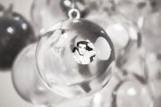 <p>安纳托里&middot;舒拉勒夫，无题，2009，180个亚克力球，&oslash; 38 mm，180 c-prints, &oslash; 10 mm，局部</p>
