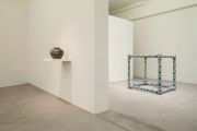 <p>展览现场，<em>Ai Weiwei</em>，麦勒画廊 北京-卢森，瑞士卢森，2010年10月2日 &ndash; 2010年12月18日</p>
