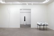 <p>展览现场，<em>Che fasch?</em>，麦勒画廊 北京-卢森，瑞士卢森，2019年9月12日 &ndash; 11月2日</p>

