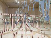 <p>展览现场，<em>Marion Baruch. Endless Going Trying to Say &ndash;&nbsp;Window-Landscape of my Work</em>，国家当代艺术博物馆，罗马尼亚布加勒斯特，2022年5月26日 - 9月18日， 图片&copy; Dani Ghercă / MNAC</p>

<p>图片提供：马里昂&middot;巴鲁克，麦勒画廊</p>
