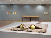 <p>展览现场，<em>Marion Baruch. Endless Going Trying to Say &ndash;&nbsp;Window-Landscape of my Work</em>，国家当代艺术博物馆，罗马尼亚布加勒斯特，2022年5月26日 - 9月18日， 图片&copy; Dani Ghercă / MNAC</p>

<p>图片提供：马里昂&middot;巴鲁克，麦勒画廊</p>
