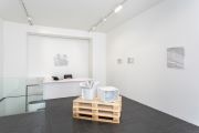 <p>展览现场，<em>不要出声，</em>麦勒画廊，瑞士苏黎世，2024年2月2日 - 3月29日</p>
