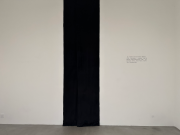 <p>展览现场，万青，<em>盲人不按摩</em>，麦勒画廊 &bull; 弦 xián, 中国北京，2024年11月26日 &ndash; 12月21日</p>
