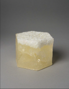<p>Alice Wang, <em>Untitled</em>, 2025, salt, resin, 9 x 13 x 11 cm</p>
