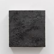 <p>Michel Comte, <em>Erosion</em>, 2018, porcelain, rock salt, rock flour and mineral pigments, 33 x 33 x 10 cm</p>
