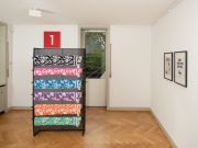 <p>马里昂&middot;巴鲁克. <em>Social Fabric</em>，展览现场，Haus Lange, Kunstmuseen Krefeld，2024, &copy; 艺术家、麦勒画廊 苏黎世、Sommer Contemporary Art，特拉维夫</p>
