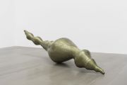 <p>Hu Qingyan, <em>Airhead</em>,&nbsp;2015, steel, air, 45 x 190 x 45 cm</p>
