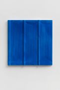 <p>Hu Qingyan, <em>China Blue II</em>, 2022, white marble, water paint, 68 x 68 x 5 cm</p>
