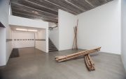 <p>展览现场，<em>穿帮</em>，麦勒画廊 北京-卢森，中国北京，2011年9月4日 &ndash; 2011年10月23日</p>
