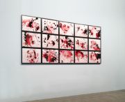 <p isrender="true">安纳托利&middot;舒雷勒，<em isrender="true">pollution</em>，2012，3版，c-prints，每幅 42 x 52 cm（画框尺寸），2012年迈阿密海滩巴塞尔艺术展展览现场，美国迈阿密，2012</p>
