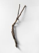 <p>Julia Steiner, <em>Paar I</em>, 2023, bronze, 92 x 20 x 23 cm, photo by Serge Hasenb&ouml;hler</p>
