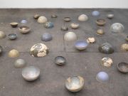 <p>Julia Steiner, <em>Welten</em>, 2023, ceramic, 35 pieces, installation size variable, photo by Serge Hasenb&ouml;hler</p>
