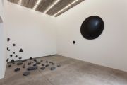 <p>展览现场，<em>之间</em>，麦勒画廊 北京-卢森, 中国北京, 2011年9月3日 &ndash; 10月23日</p>

